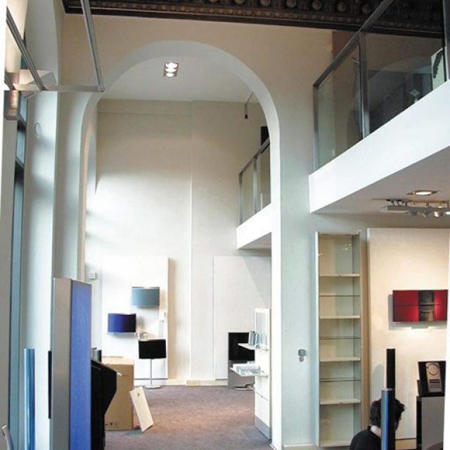 Bang & Olufsen