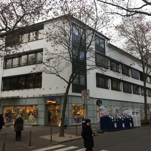 Wohn- und Geschäftshaus